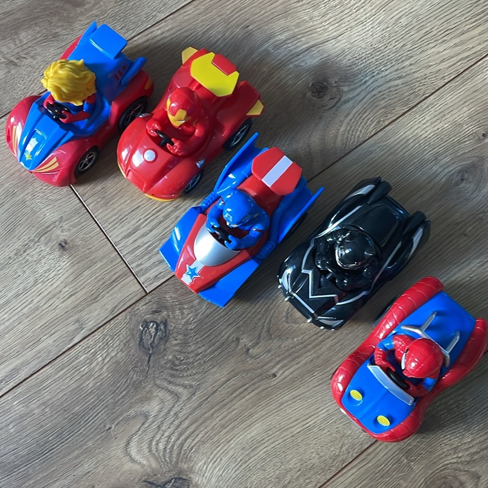 Marvel Characters Pull-Back Cars - Picture 3 of 9